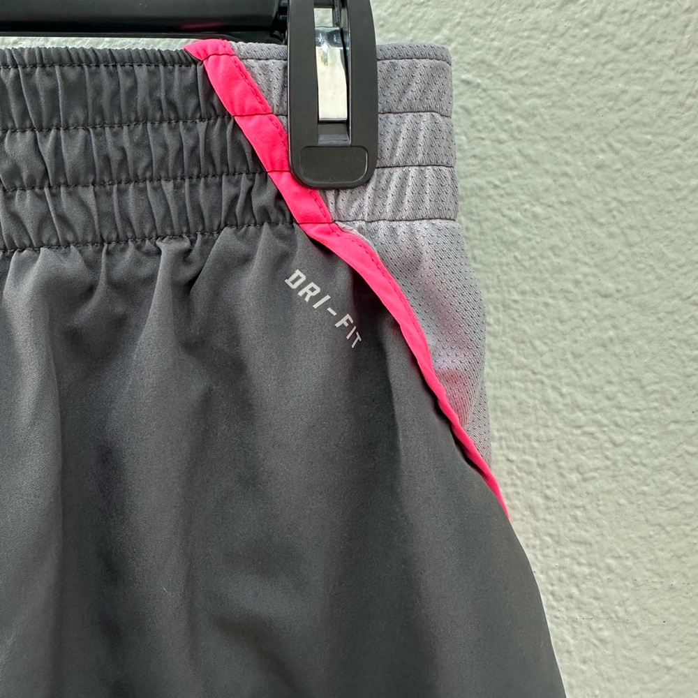 Women’s Nike Black and Pink Dri-Fit Shorts size L - Picture 3 of 8